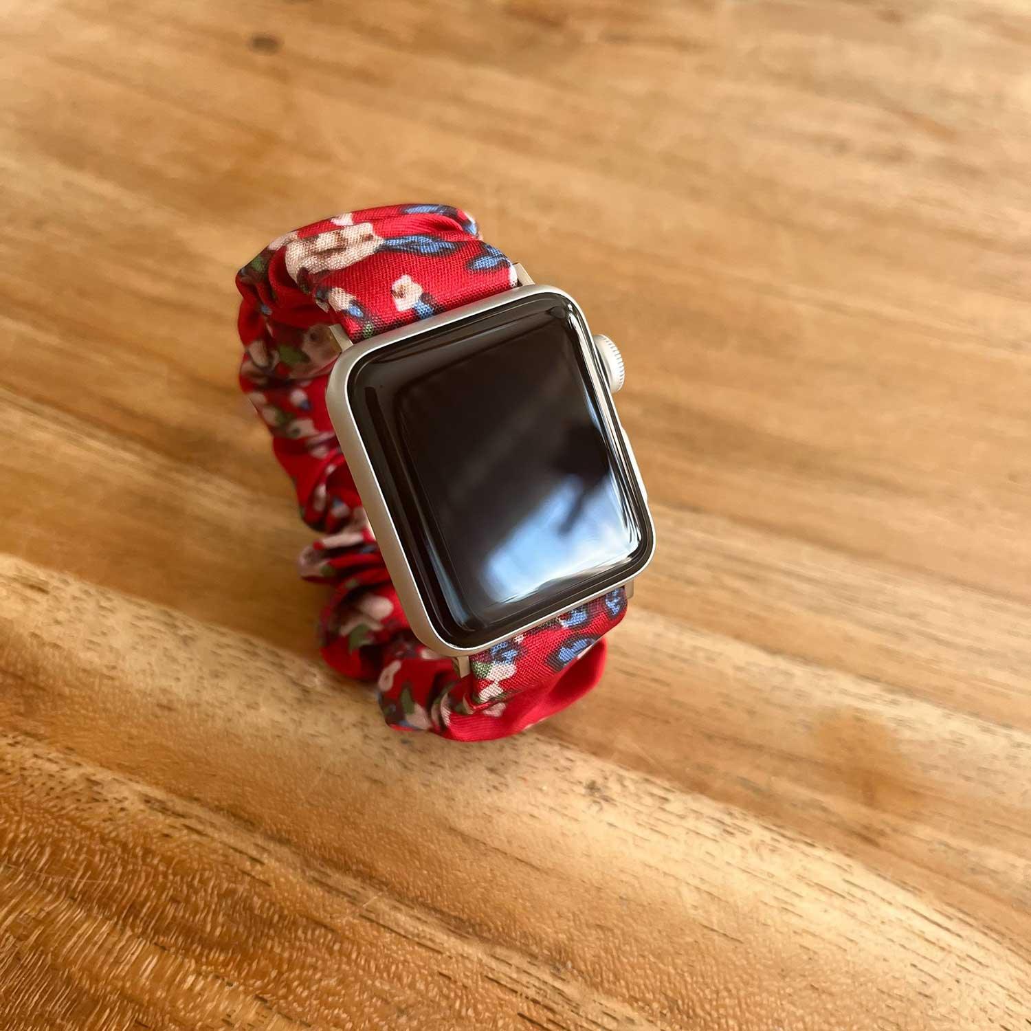 Apple Watch Armband Savara - Scrunchie - Nylon - Rot mit Blumen