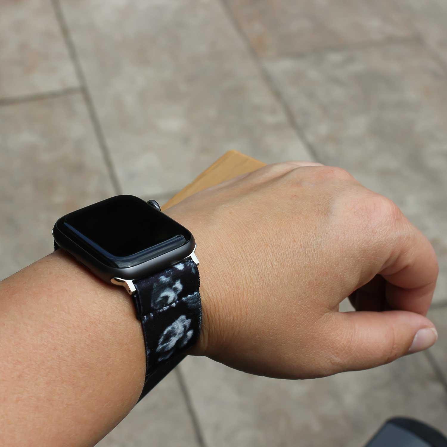 Apple Watch Armband - Nylon - gewebt - Blumen schwarz