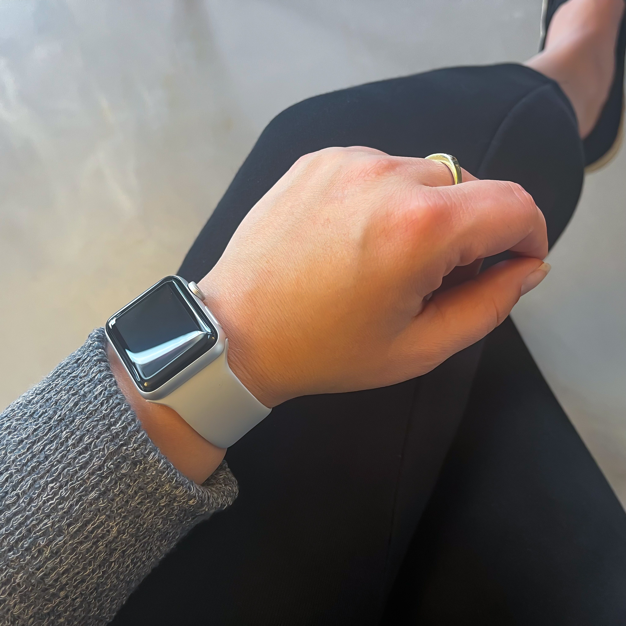 Apple Watch Solo Loop Sportarmband - grau